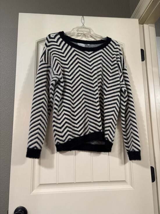 Cyrus - Picture 1 of 3